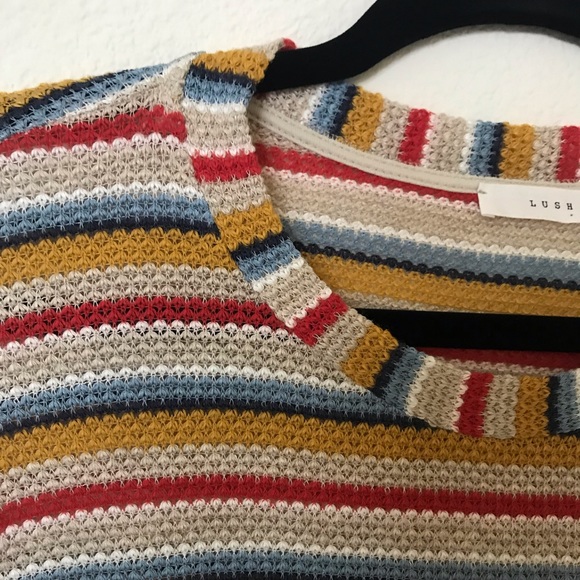 Drop shoulder 70’s inspired woven tee- Size S - Picture 2 of 3